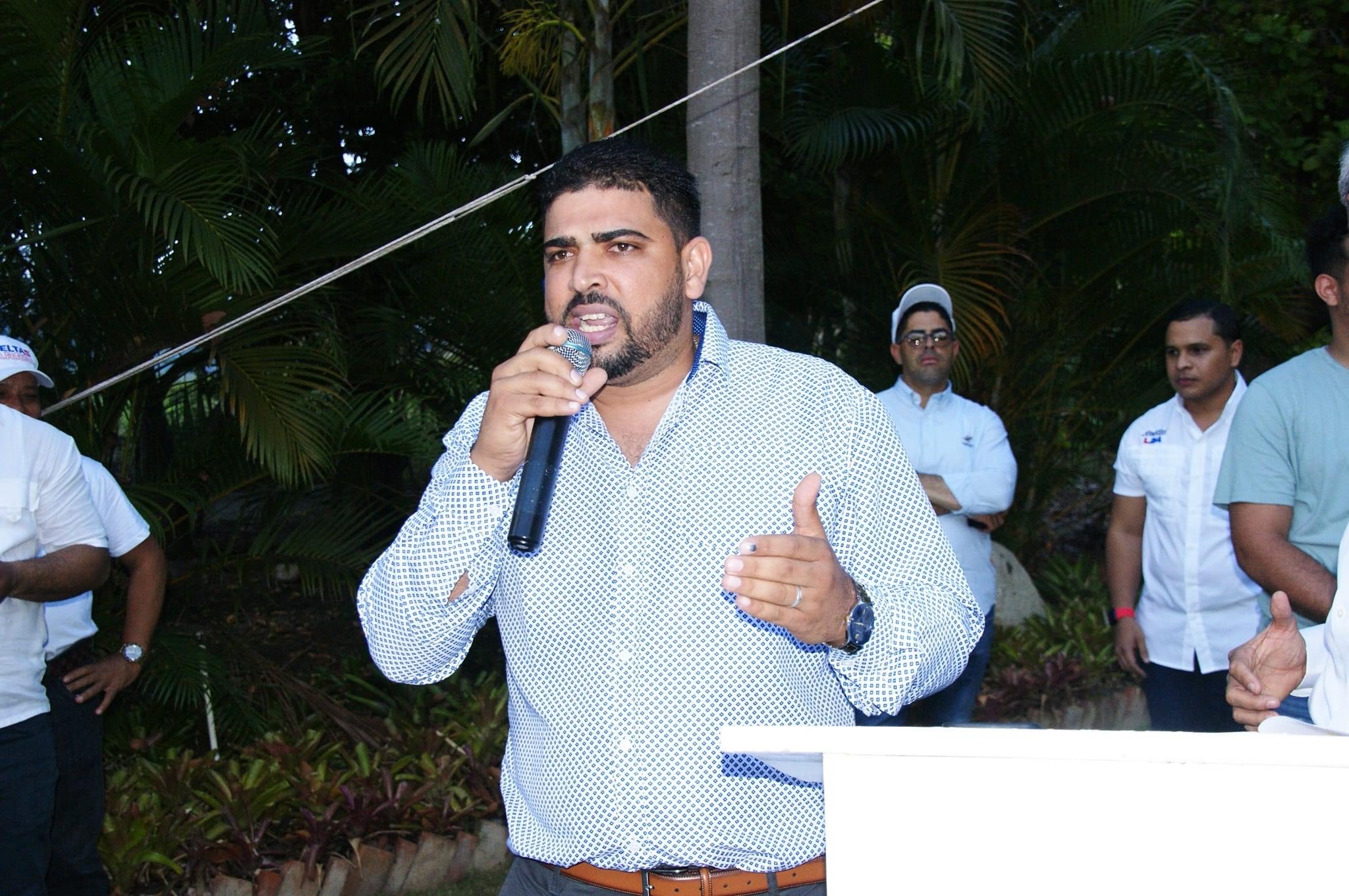 Sr. Luis Carlos Acosta